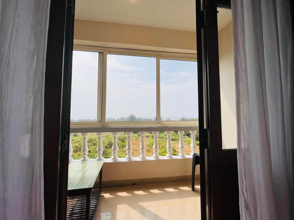 Nagas Hotel Satyavati Morjim Bagian luar foto
