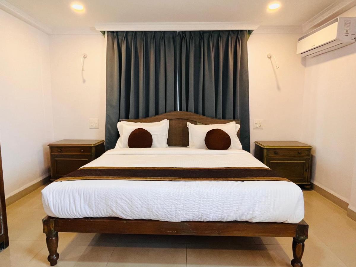 Nagas Hotel Satyavati Morjim Bagian luar foto