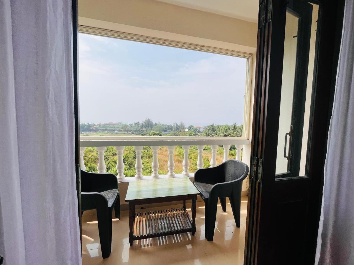 Nagas Hotel Satyavati Morjim Bagian luar foto