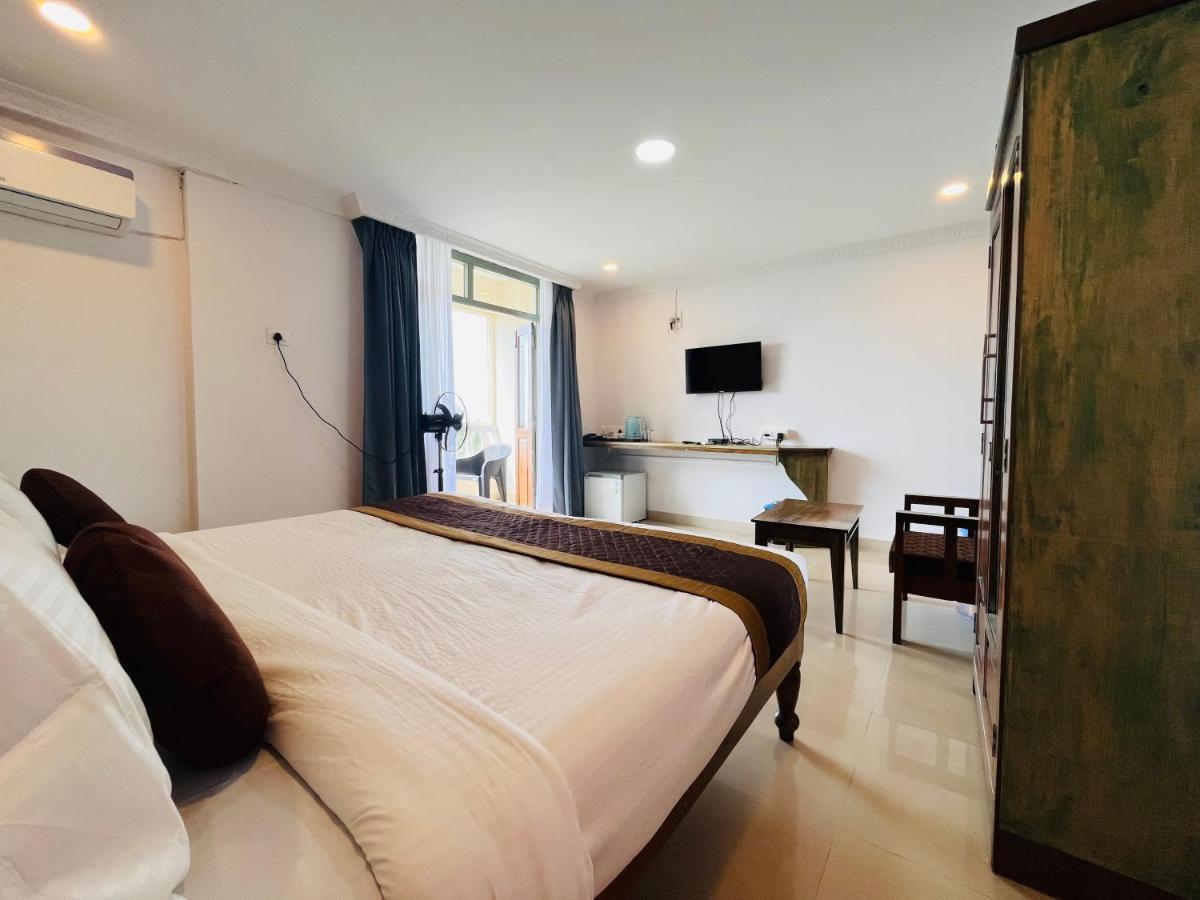 Nagas Hotel Satyavati Morjim Bagian luar foto