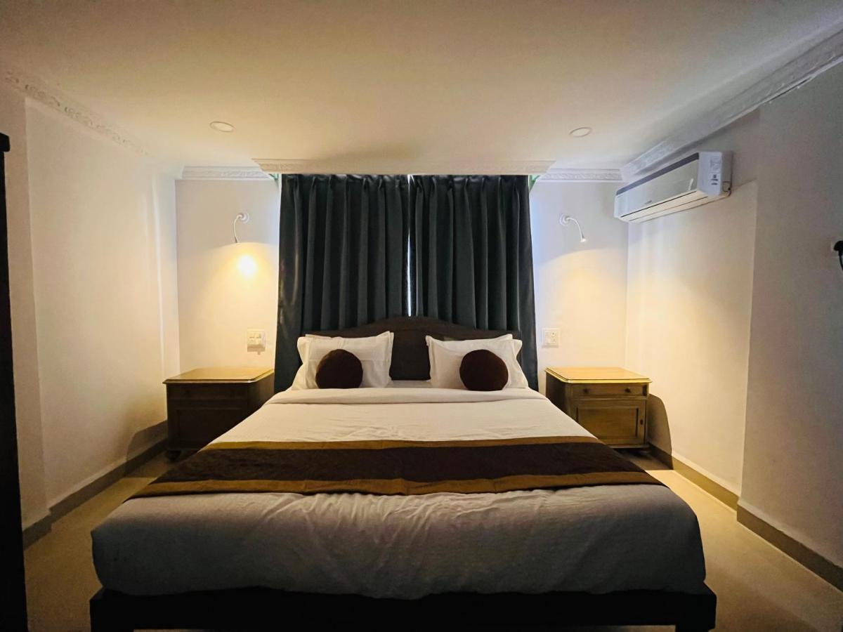 Nagas Hotel Satyavati Morjim Bagian luar foto