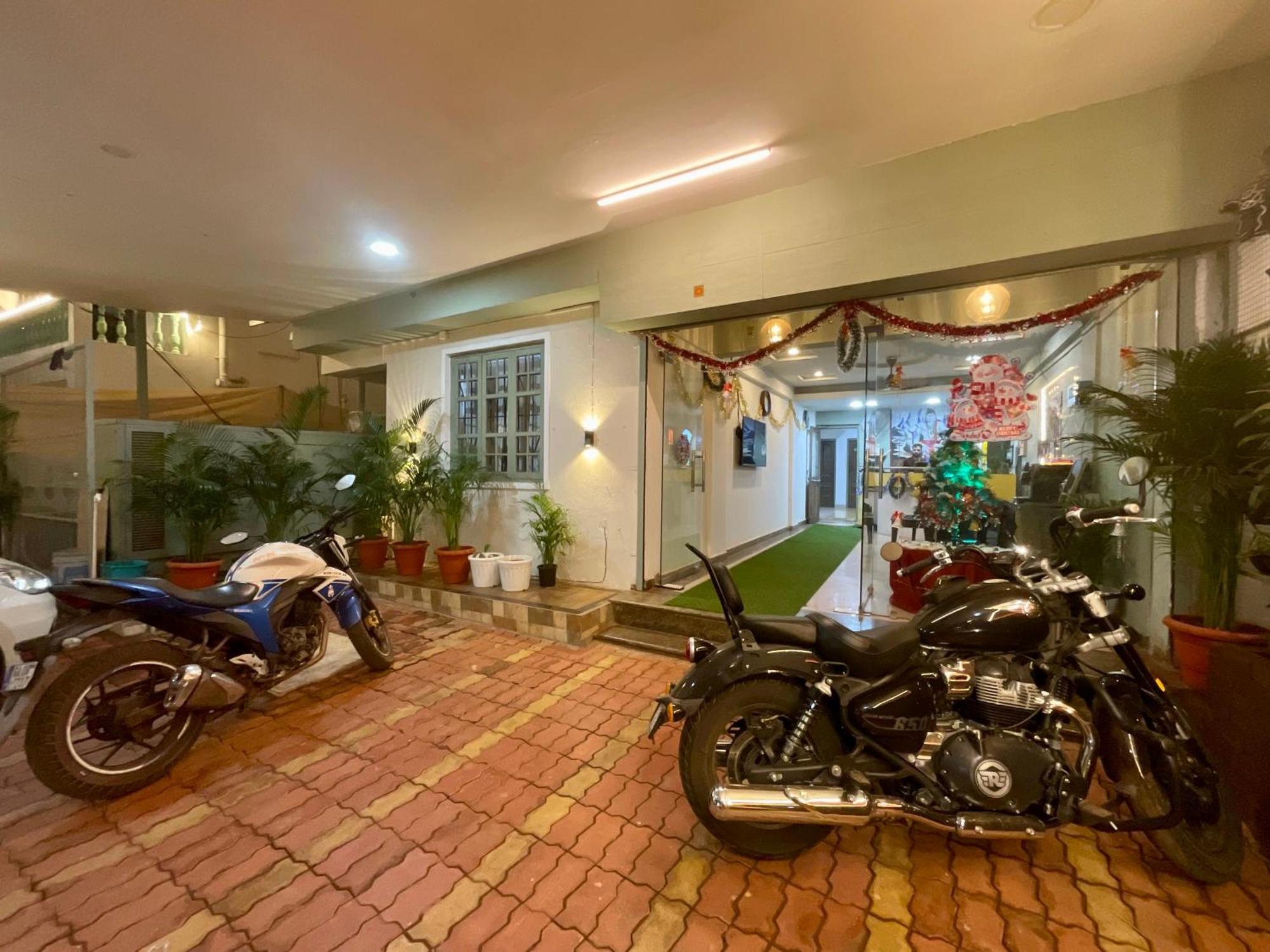 Nagas Hotel Satyavati Morjim Bagian luar foto