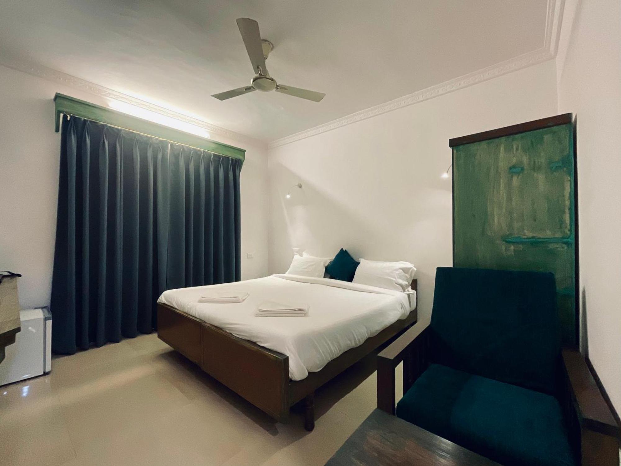 Nagas Hotel Satyavati Morjim Bagian luar foto