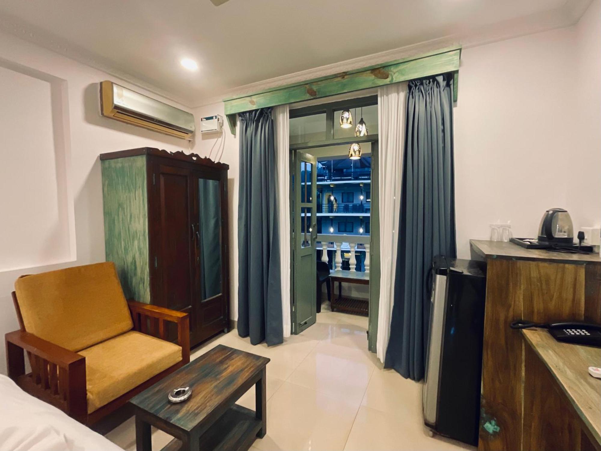 Nagas Hotel Satyavati Morjim Bagian luar foto